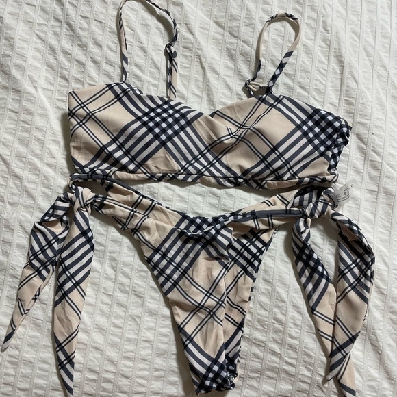 Goergous plaid 2 piece cheeky bikini, with removable ties - Picture 1 of 2